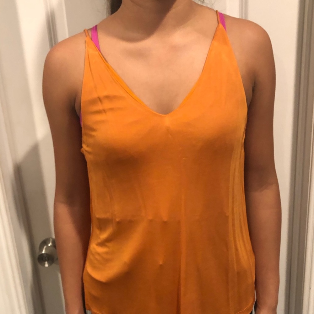 Mustard top